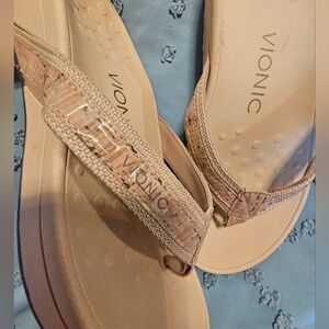 Vionic High-Tide wedge flip flop sandals 7
